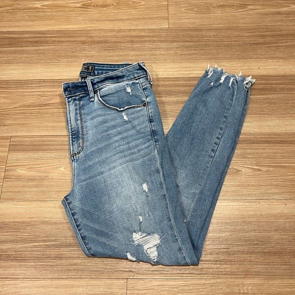 Abercrombie & Fitch Denim - Abercrombie & Fitch Curve Love High Rise Super Skinny Ankle Jeans Size 28/6R